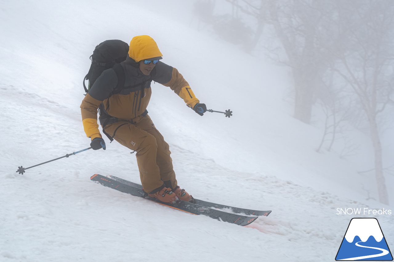 大雪山層雲峡・黒岳ロープウェイスキー場｜真っ白な『霧』に包まれた雲上のゲレンデ。春スキー＆スノーボードを楽しむなら、今がおススメです(^^)v